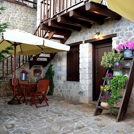 νύμφες Πανσιόν Μέση Συνοικία Τρικάλων