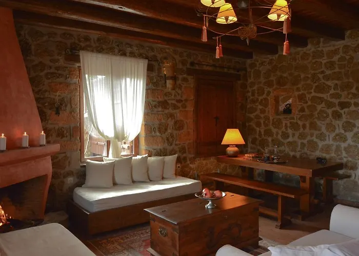 Nymfes Konukevi Synikia Mesi Trikalon